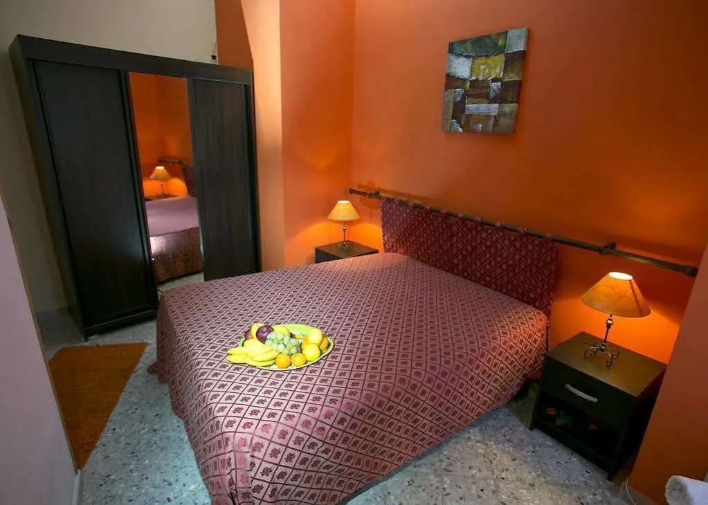 Bed and Breakfast Due Passi Dal Centro Marsala