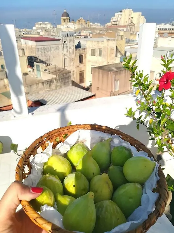 Nocleg ze śniadaniem Bed and Breakfast Due Passi Dal Centro Marsala